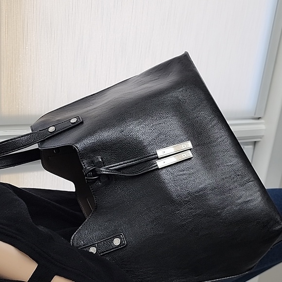 Excellent condition Calvin Klein shoulder bag - Picture 2 of 9